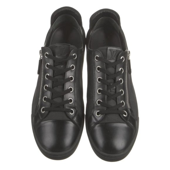 US Size 10 Men's Louis Vuitton Black Sneakers in Like-new condition (LV size 9) - Picture 3 of 5